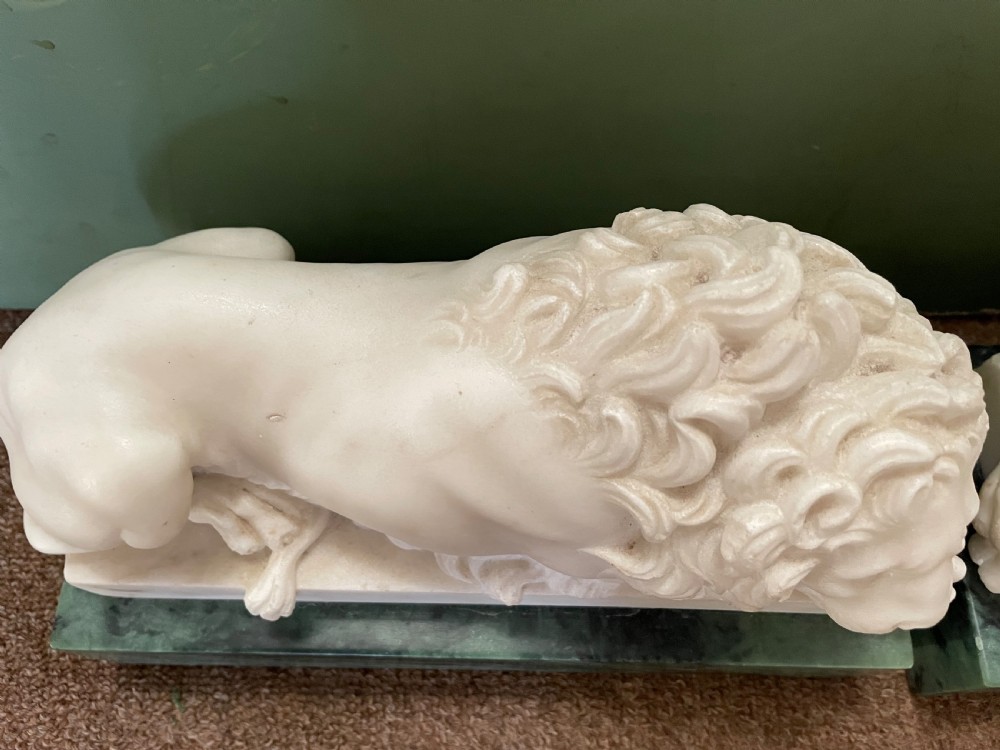 Magnificent pair of early C19th Italian ‘Grand Tour’ souvenir carved white statuary marble lions after Antonio Canova . View XIII