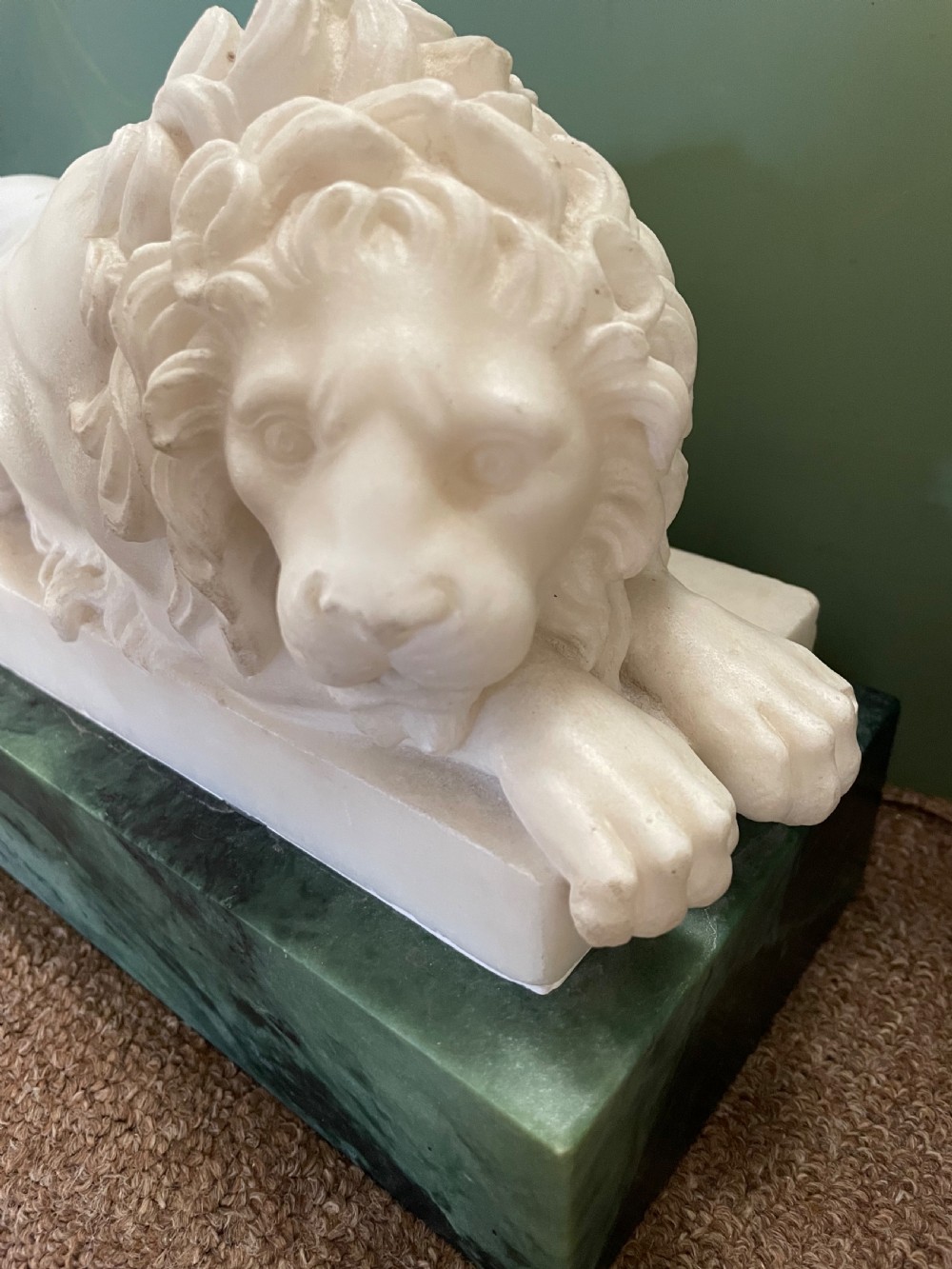 Magnificent pair of early C19th Italian ‘Grand Tour’ souvenir carved white statuary marble lions after Antonio Canova . View XIX