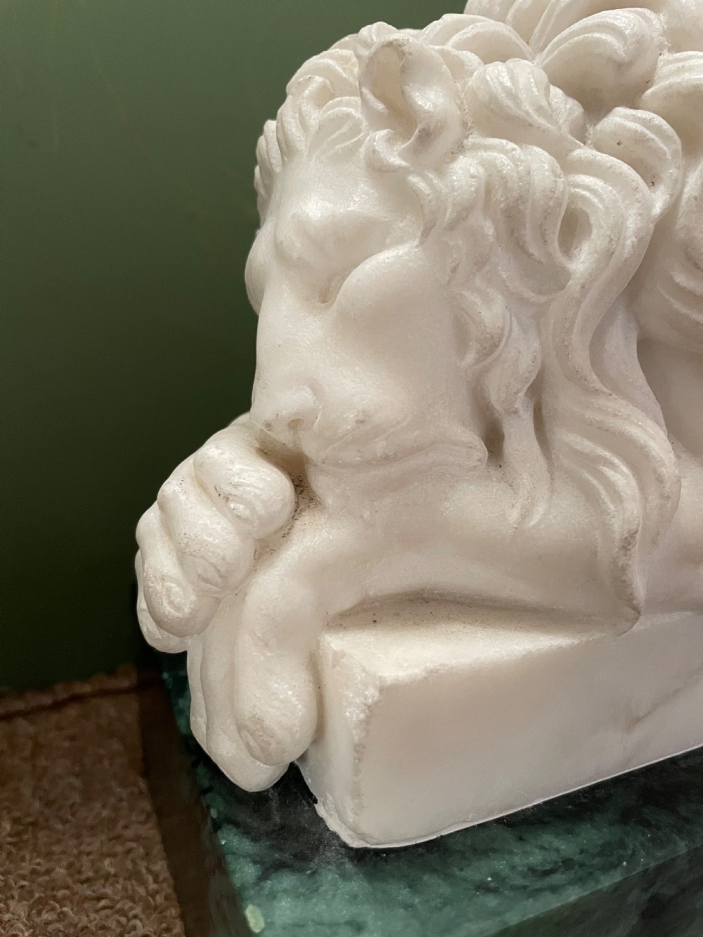 Magnificent pair of early C19th Italian ‘Grand Tour’ souvenir carved white statuary marble lions after Antonio Canova . View XX