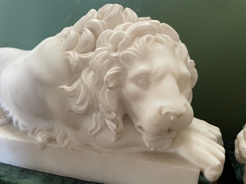 Magnificent pair of early C19th Italian ‘Grand Tour’ souvenir carved white statuary marble lions after Antonio Canova . View XXI