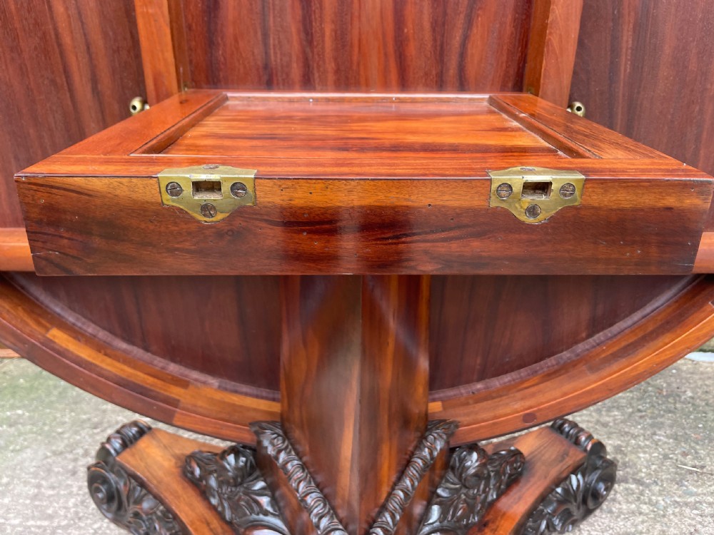 Superb quality early C19th Goncalo Alves circular centre table .  View VI