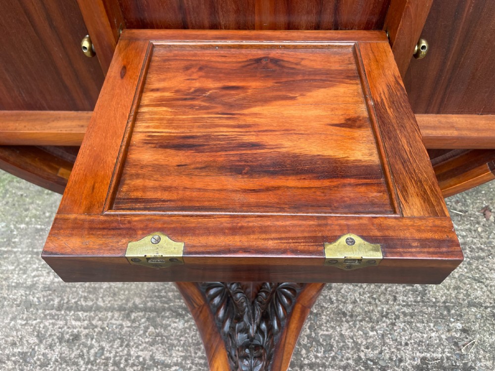 Superb quality early C19th Goncalo Alves circular centre table .  View X