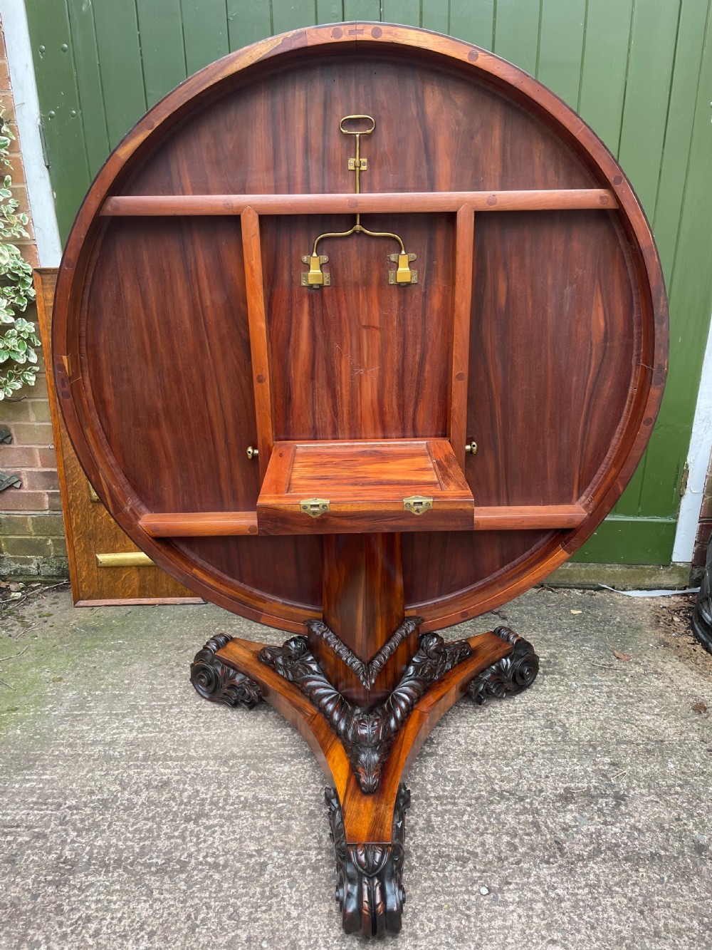 Superb quality early C19th Goncalo Alves circular centre table .  View XII