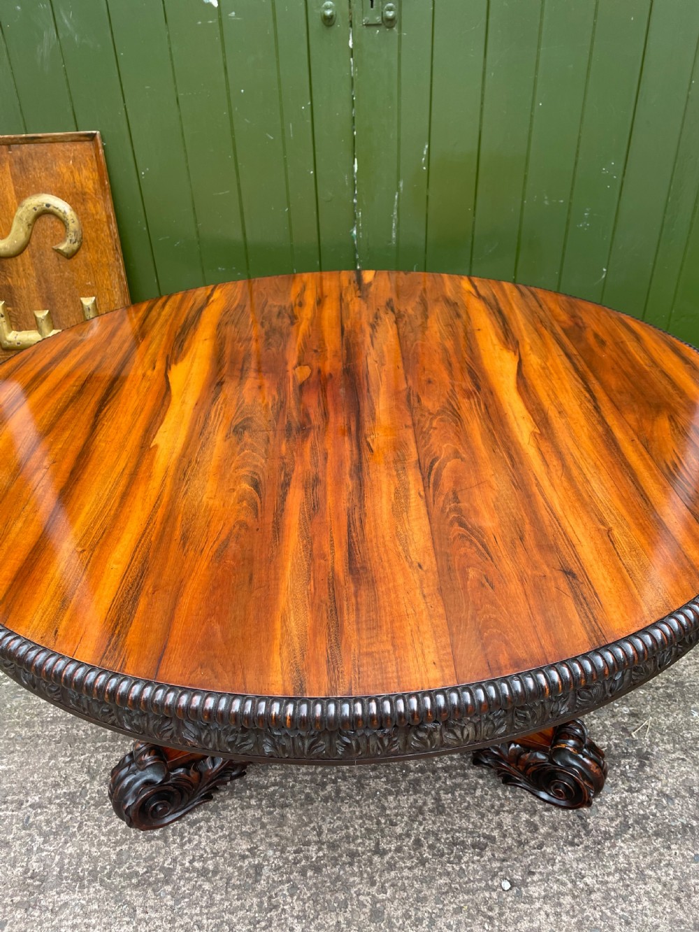 Superb quality early C19th Goncalo Alves circular centre table .  View XV