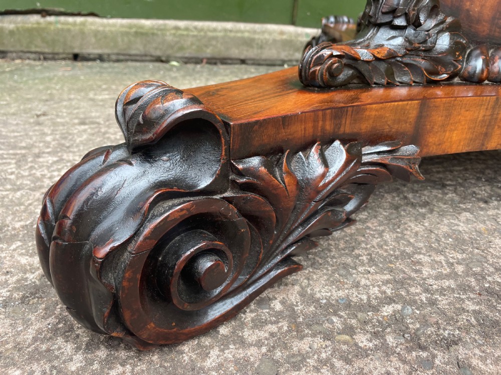 Superb quality early C19th Goncalo Alves circular centre table .  View XXV