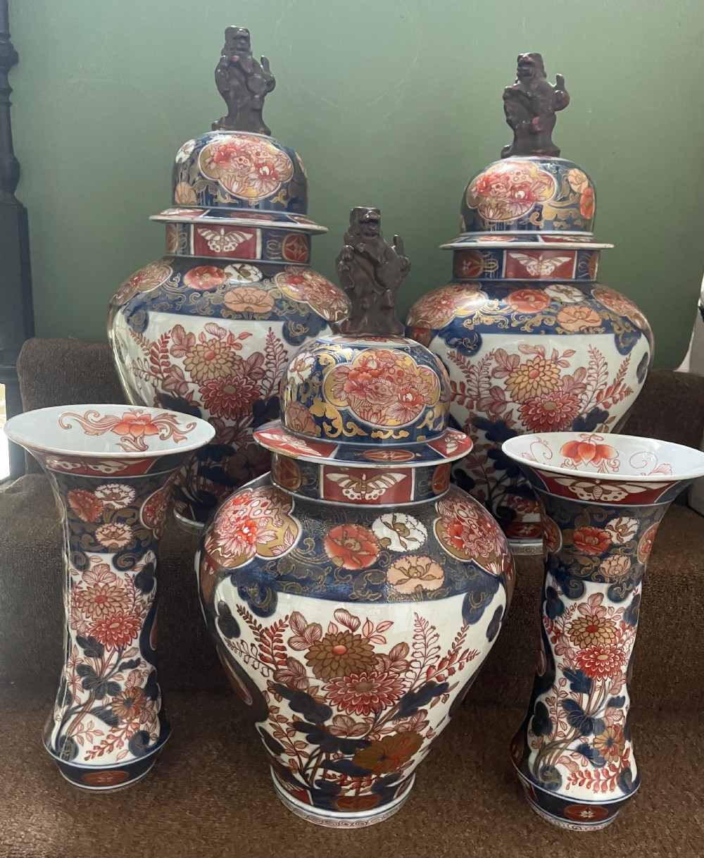 Fine late C19th ‘Japanese Imari’  style 5 piece porcelain ‘garniture de cheminee’  of early C18th design by Samson of Paris . View III