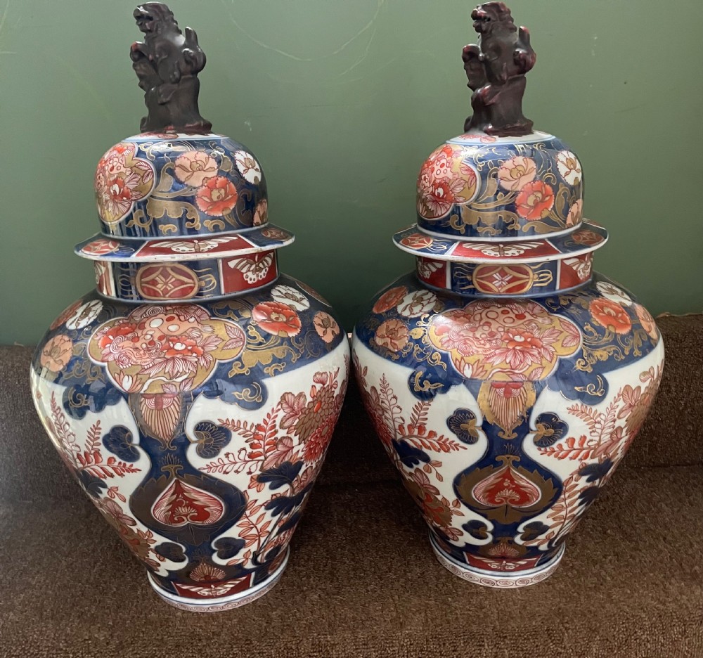 Fine late C19th ‘Japanese Imari’  style 5 piece porcelain ‘garniture de cheminee’  of early C18th design by Samson of Paris . View X