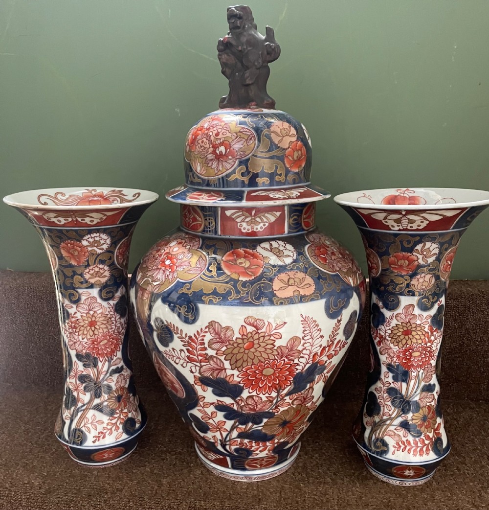 Fine late C19th ‘Japanese Imari’  style 5 piece porcelain ‘garniture de cheminee’  of early C18th design by Samson of Paris . View XI