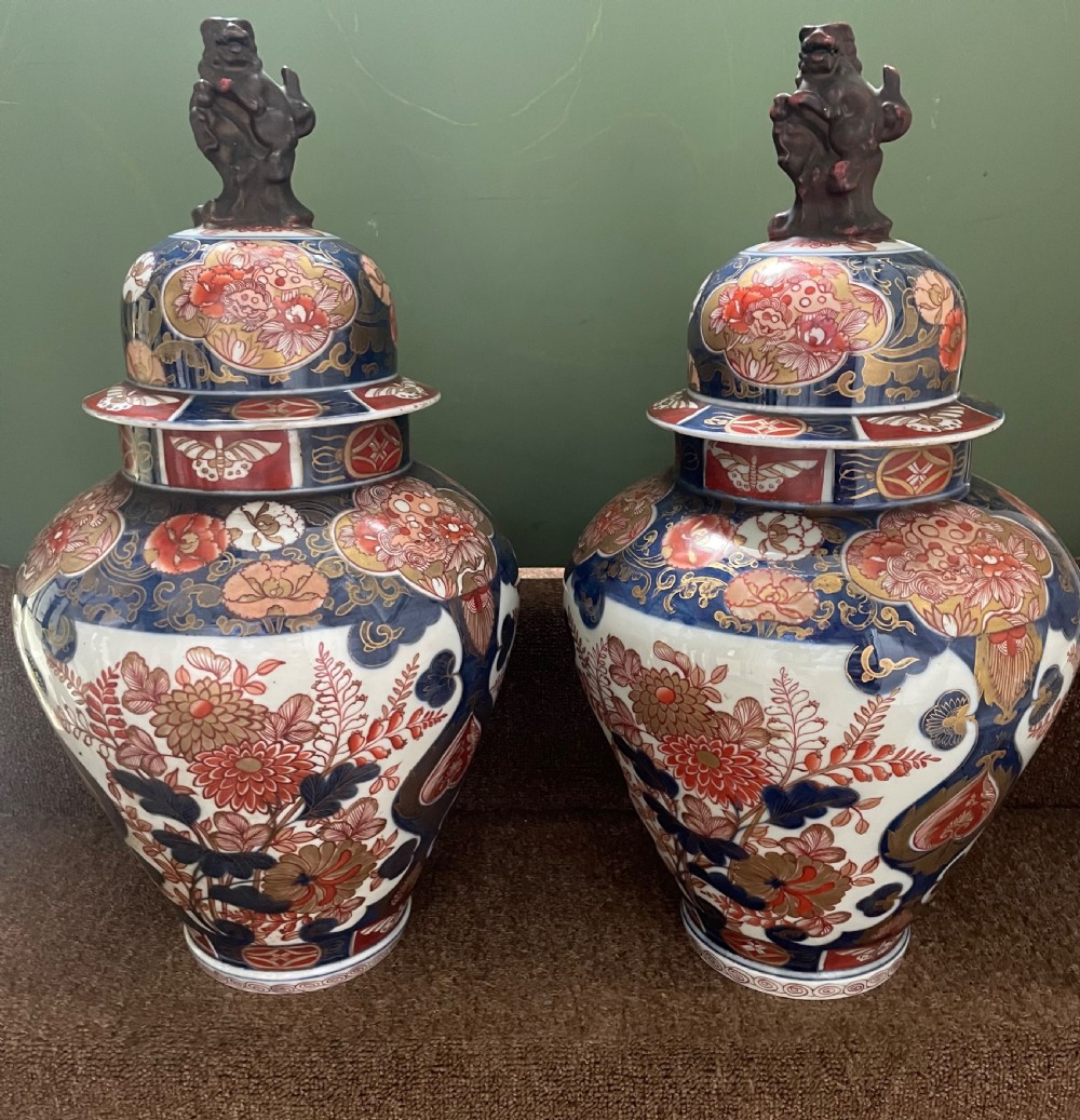 Fine late C19th ‘Japanese Imari’  style 5 piece porcelain ‘garniture de cheminee’  of early C18th design by Samson of Paris . View XII