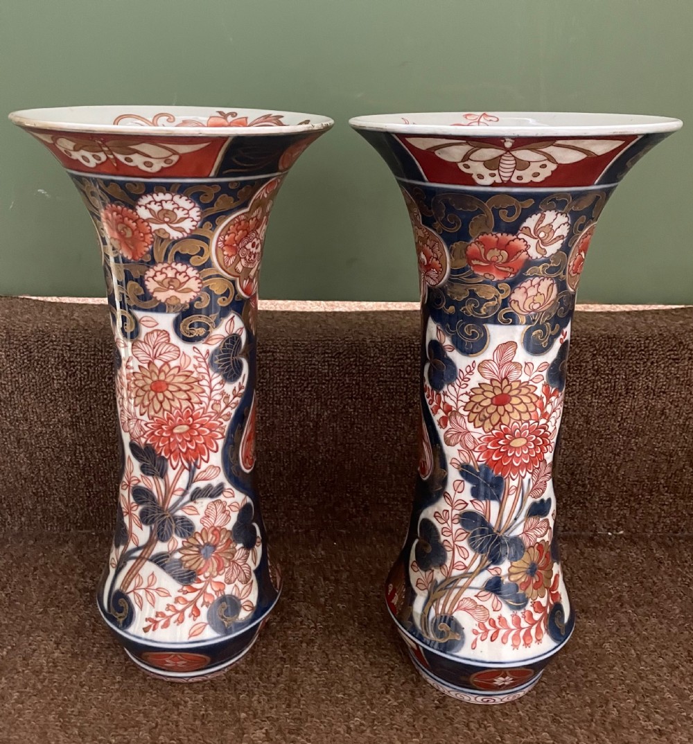 Fine late C19th ‘Japanese Imari’  style 5 piece porcelain ‘garniture de cheminee’  of early C18th design by Samson of Paris . View XIII
