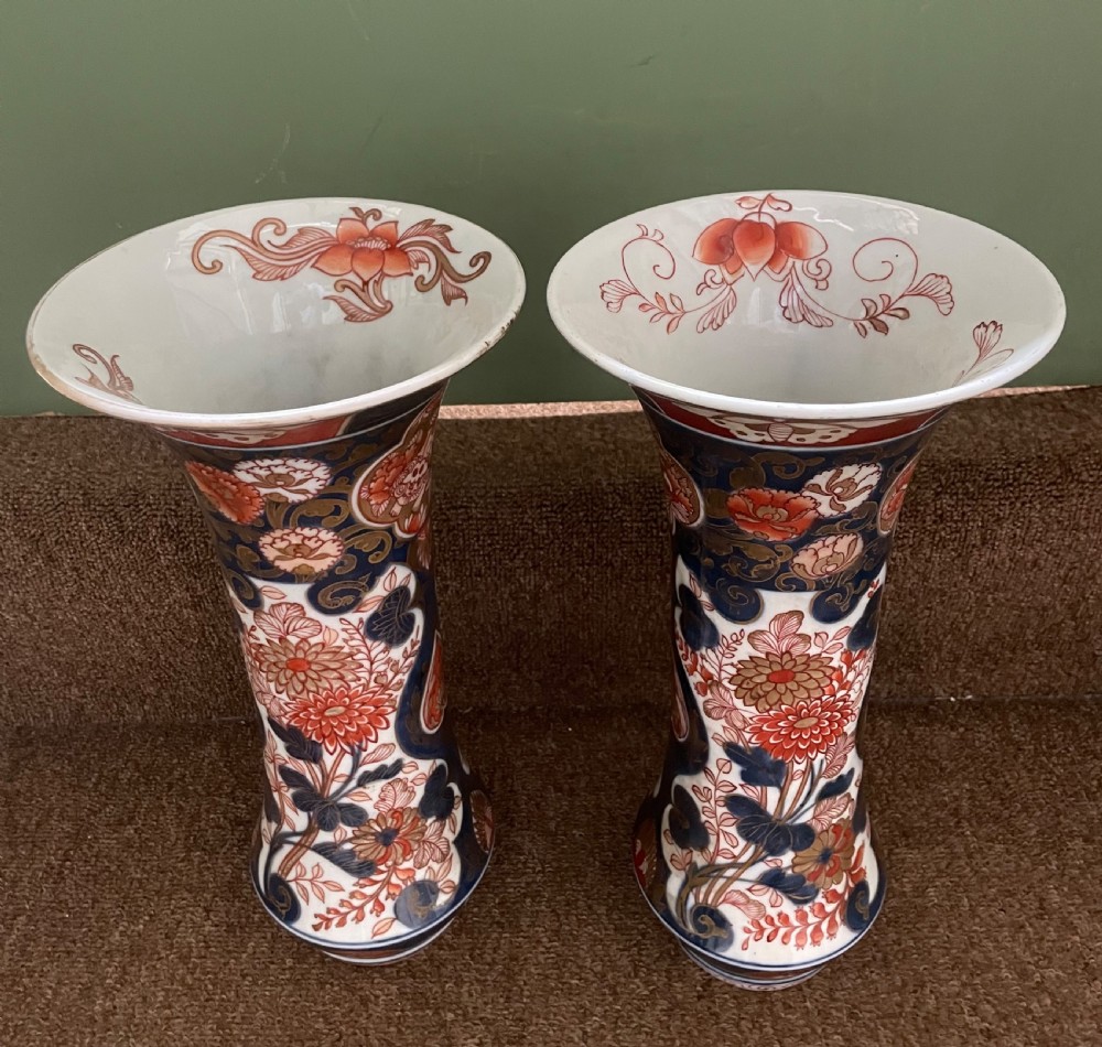 Fine late C19th ‘Japanese Imari’  style 5 piece porcelain ‘garniture de cheminee’  of early C18th design by Samson of Paris . View XIV