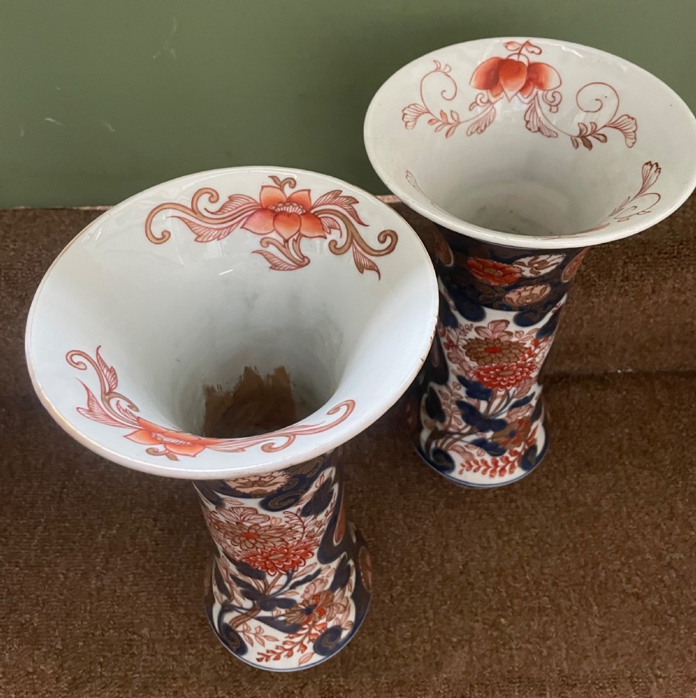 Fine late C19th ‘Japanese Imari’  style 5 piece porcelain ‘garniture de cheminee’  of early C18th design by Samson of Paris . View XVII