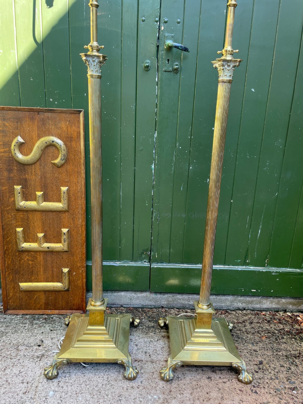 Scarce pair of high quality late C19th/ early C20th brass neo-classical style corinthian column telescopic standard lamps. View IX