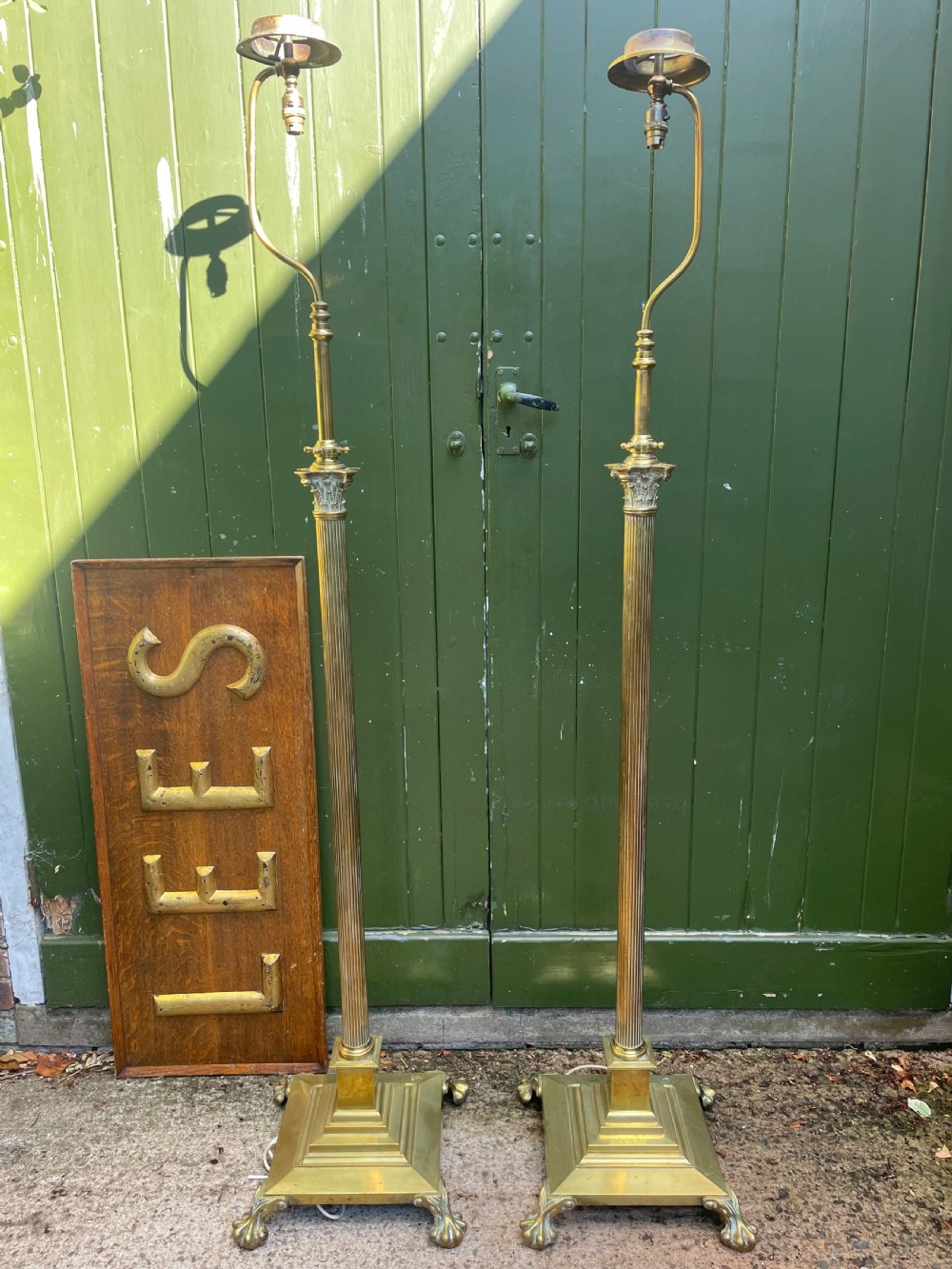 Scarce pair of high quality late C19th/ early C20th brass neo-classical style corinthian column telescopic standard lamps. View XIII