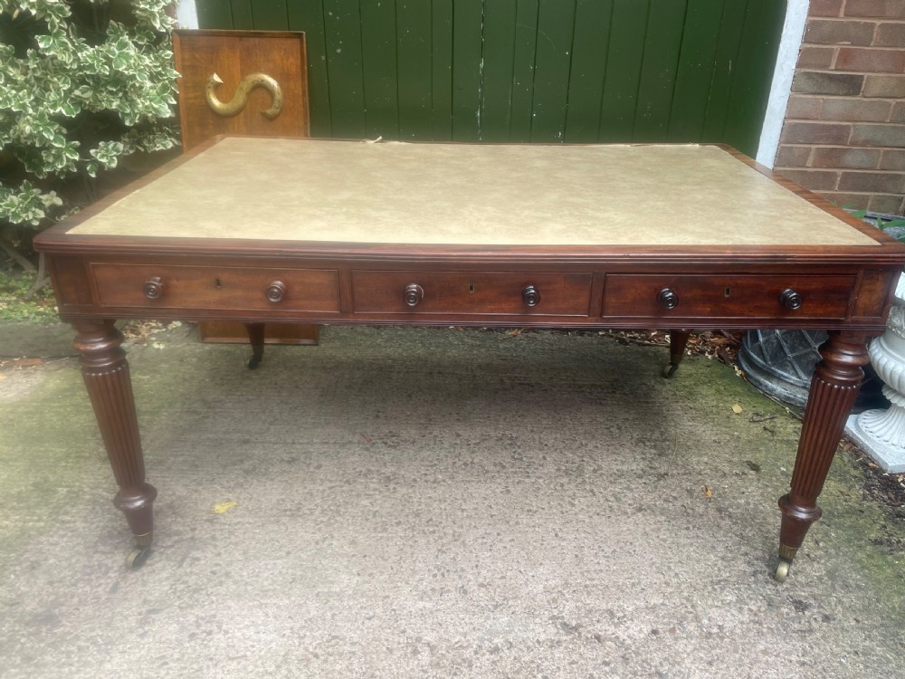 Fine quality early C19th Regency period mahogany 6-drawer ‘partners’ writing or library table .