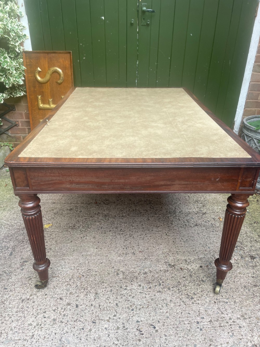 Fine quality early C19th Regency period mahogany 6-drawer ‘partners’ writing or library table . View XV