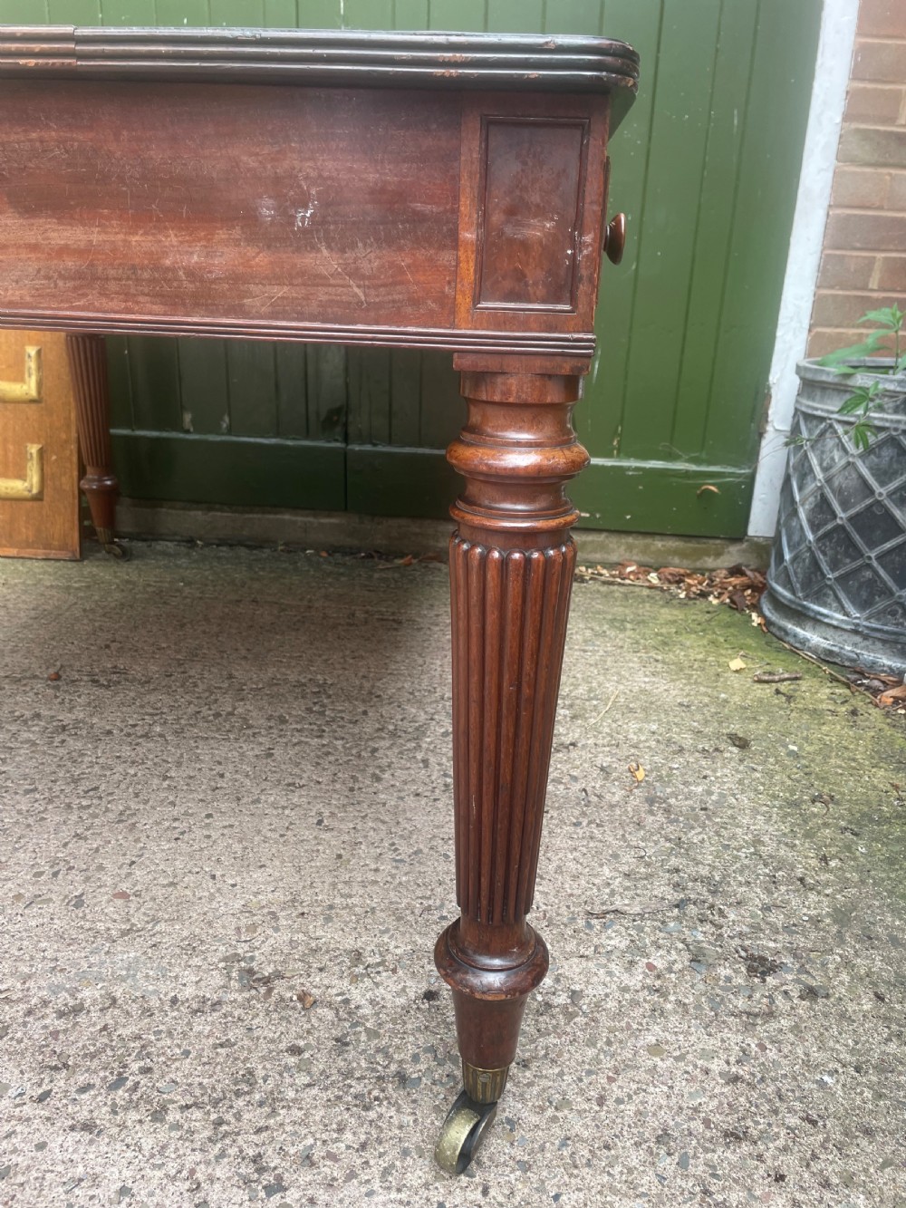 Fine quality early C19th Regency period mahogany 6-drawer ‘partners’ writing or library table . View XVI