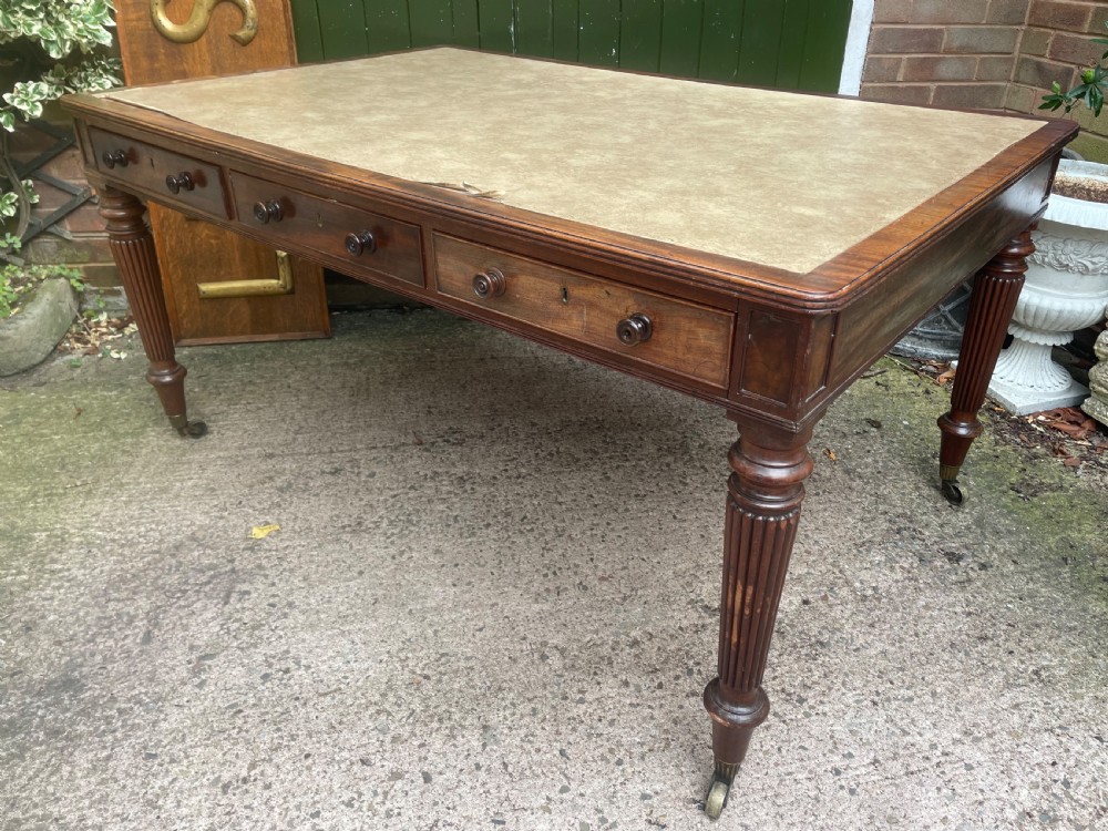 Fine quality early C19th Regency period mahogany 6-drawer ‘partners’ writing or library table . View XVII