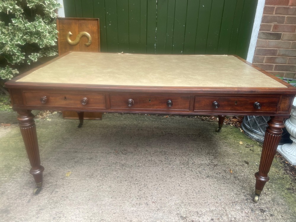 Fine quality early C19th Regency period mahogany 6-drawer ‘partners’ writing or library table . View XXII