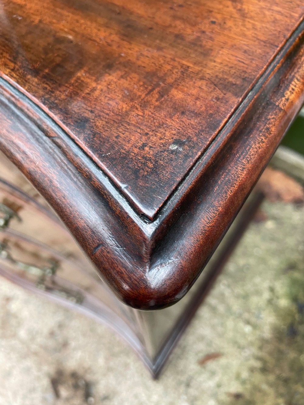 Fine C18th George III Chippendale period mahogany serpentine-front chest of drawers.  View XI