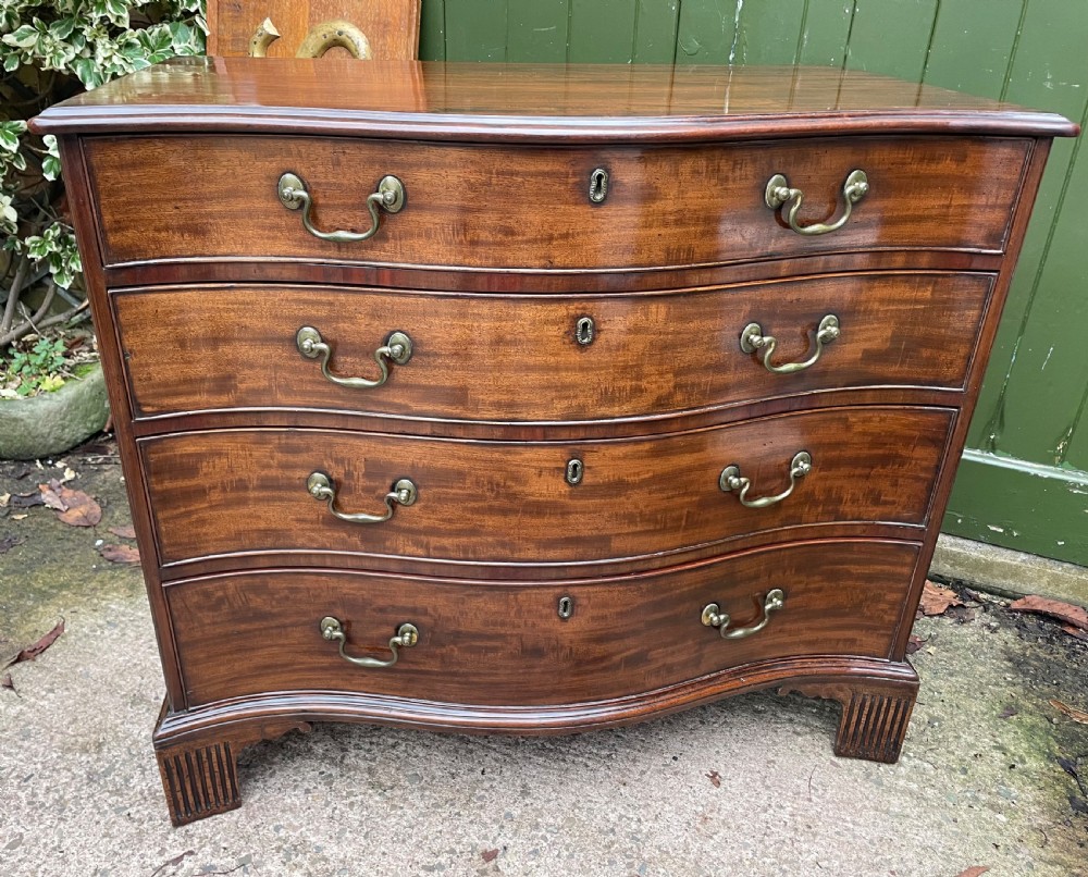 Fine C18th George III Chippendale period mahogany serpentine-front chest of drawers.  View XIV
