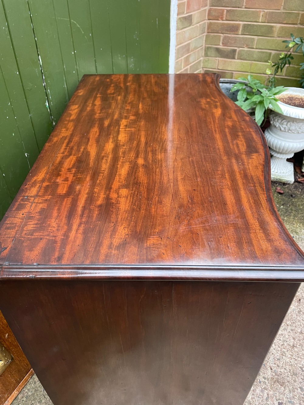 Fine C18th George III Chippendale period mahogany serpentine-front chest of drawers.  View XVII