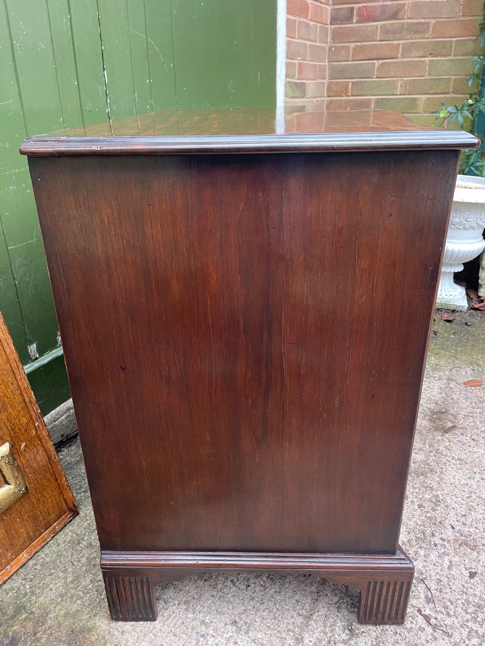 Fine C18th George III Chippendale period mahogany serpentine-front chest of drawers.  View XX