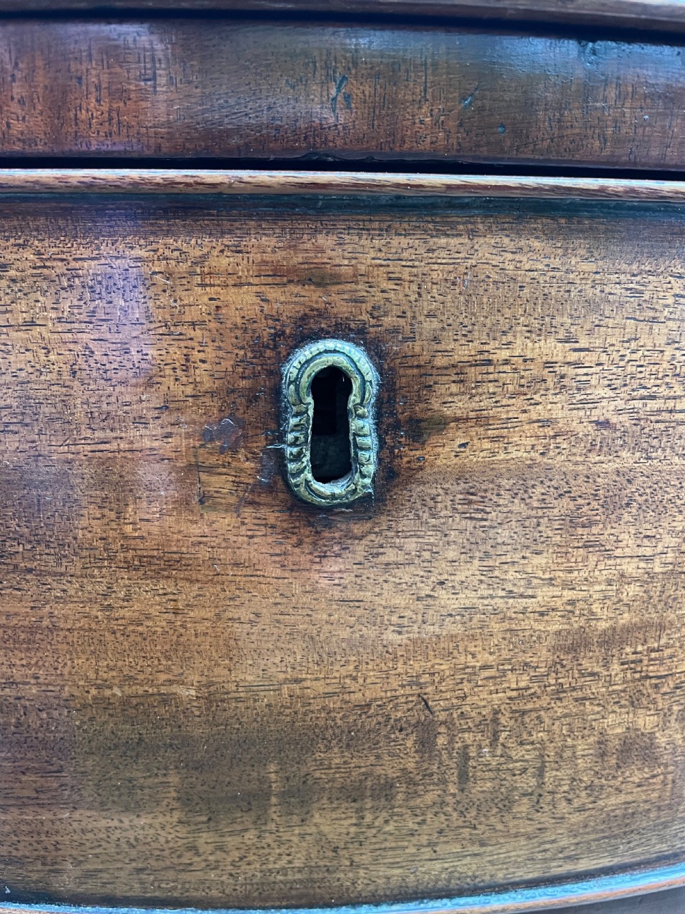 Fine C18th George III Chippendale period mahogany serpentine-front chest of drawers.  View XXVI