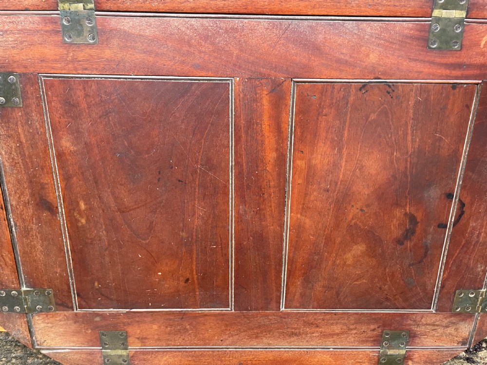 Late C18th George III period mahogany oval ‘butler’s’ tray with brass hinged folding sides . View III