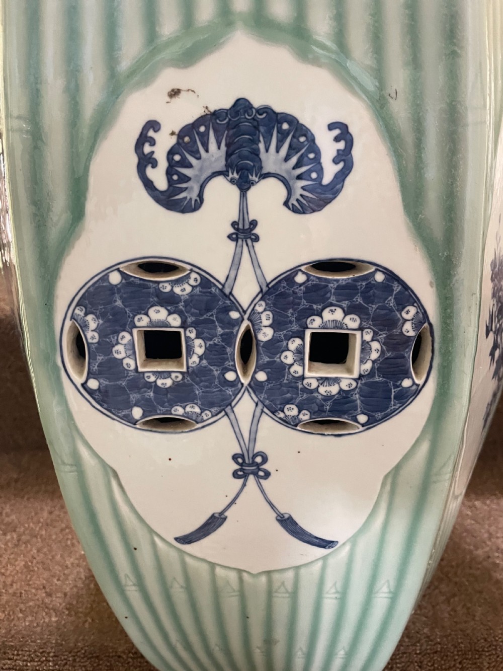 C19th Chinese late Qing Dynasty celadon porcelain ‘barrel-shaped’ garden seat . View XVI