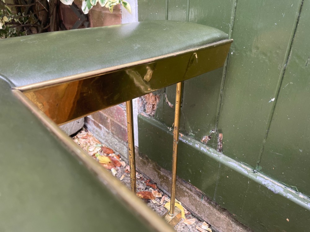 Early C20th Edwardian period polished brass and leather seated ‘club’ fender of restrained design. View V