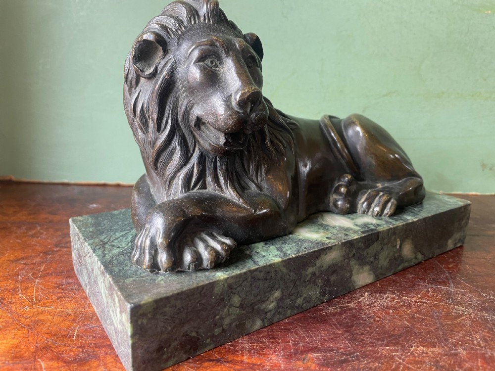 Fine pair of early C19th Regency period bronze lions mounted on ‘verde antico’ marble plinth bases. View XIV