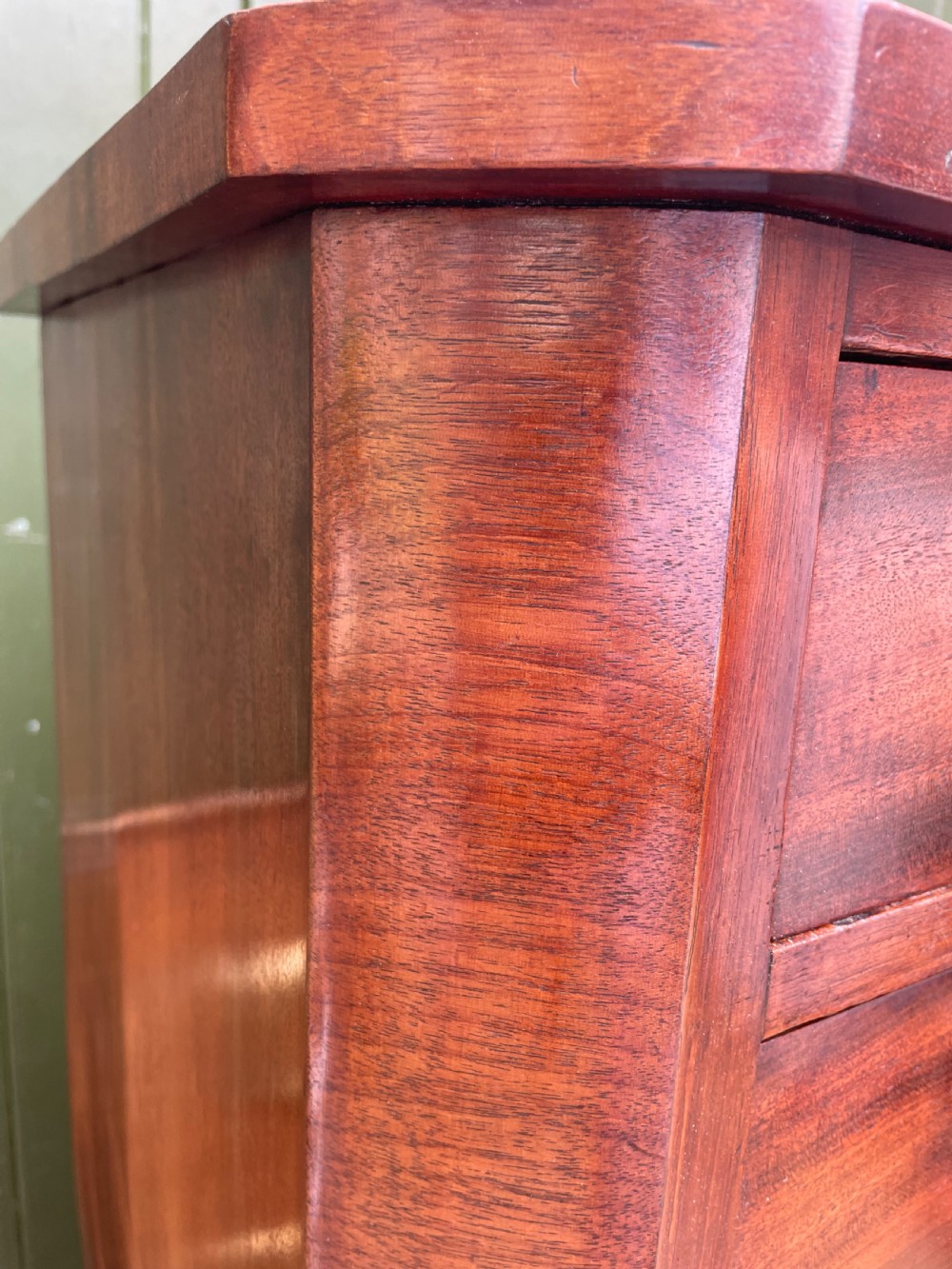 Fine quality early C19th George IV period mahogany pedestal chest of 8 drawers. View IV