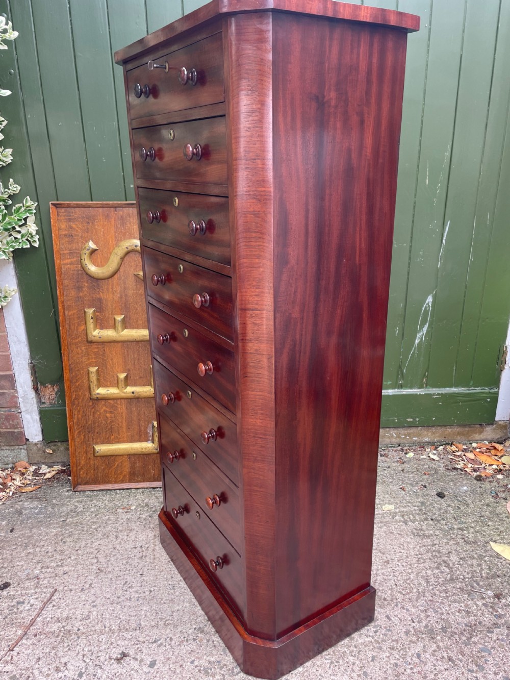 Fine quality early C19th George IV period mahogany pedestal chest of 8 drawers. View IX