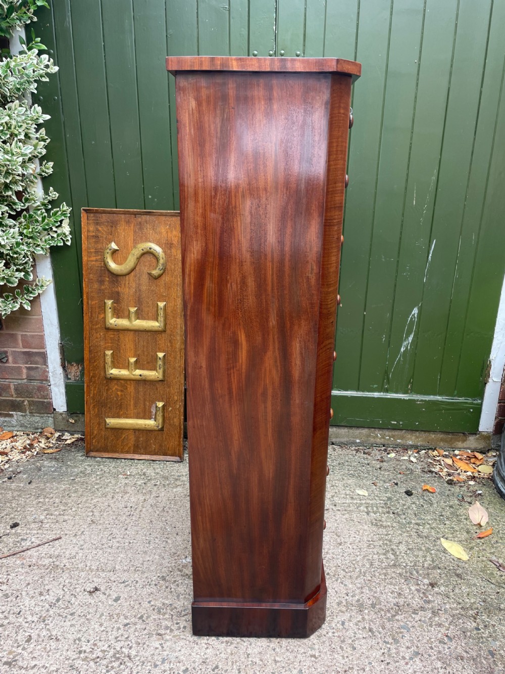 Fine quality early C19th George IV period mahogany pedestal chest of 8 drawers. View XII