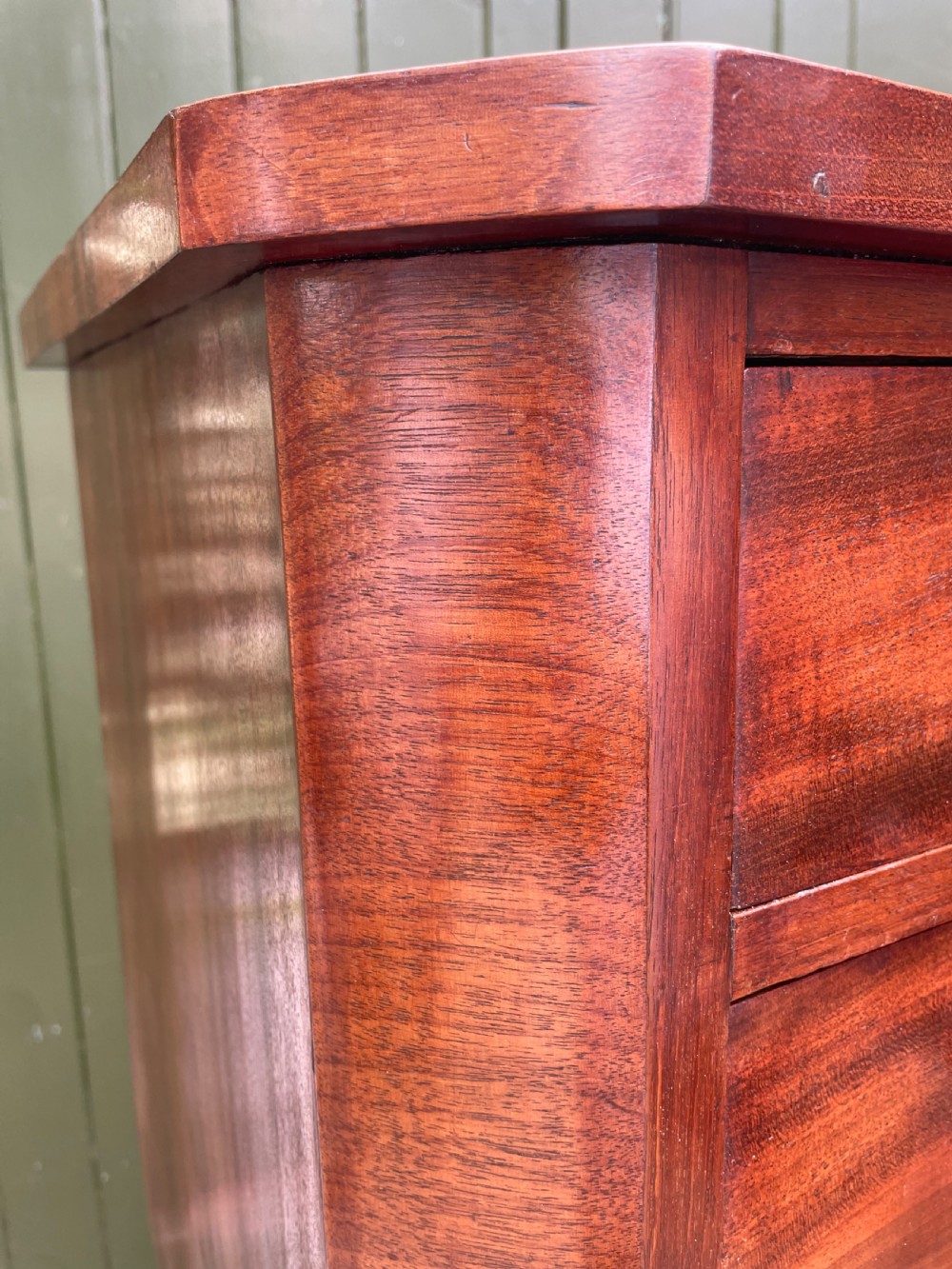 Fine quality early C19th George IV period mahogany pedestal chest of 8 drawers. View XVIII