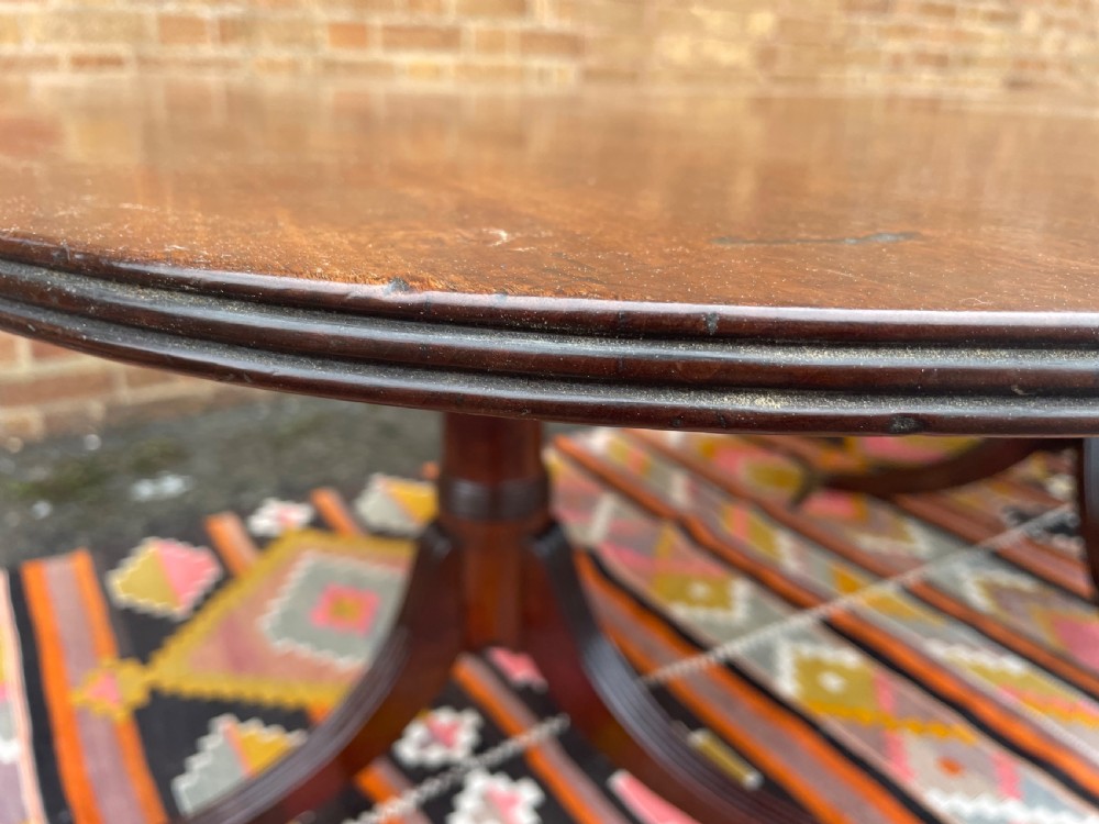 Elegant early C19th George III period mahogany 3-pillar pedestal dining table of good scale and proportions. View XII