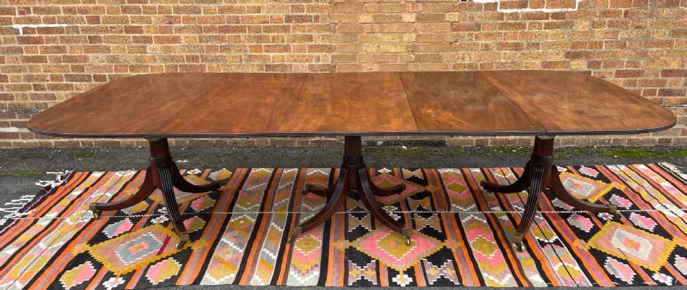Elegant early C19th George III period mahogany 3-pillar pedestal dining table of good scale and proportions. View XXIII