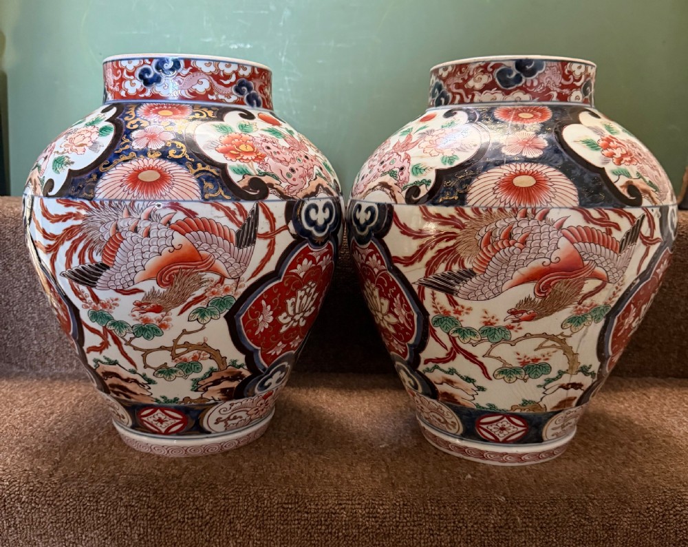 Pair of late C17th / early C18th Japanese Genroku period vases decorated in the Imari palette. View IV