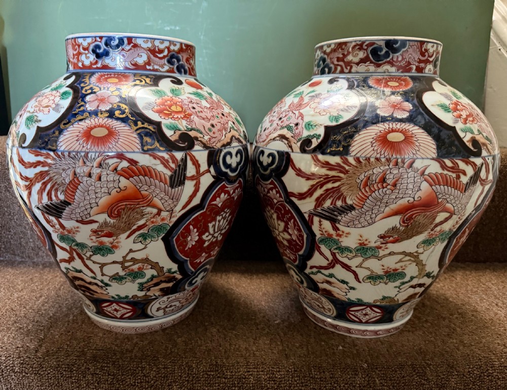 Pair of late C17th / early C18th Japanese Genroku period vases decorated in the Imari palette. View VI