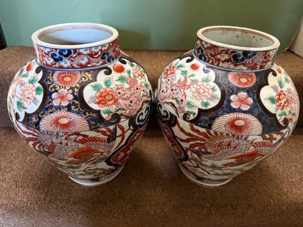Pair of late C17th / early C18th Japanese Genroku period vases decorated in the Imari palette. View VII