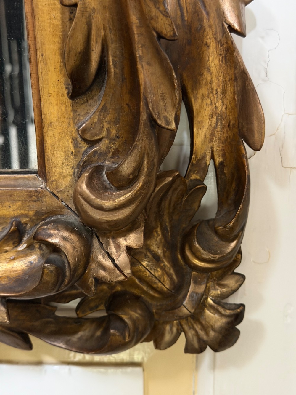Late C18th Italian Florentine design carved giltwood framed mirror of larger scale and proportions. View XI