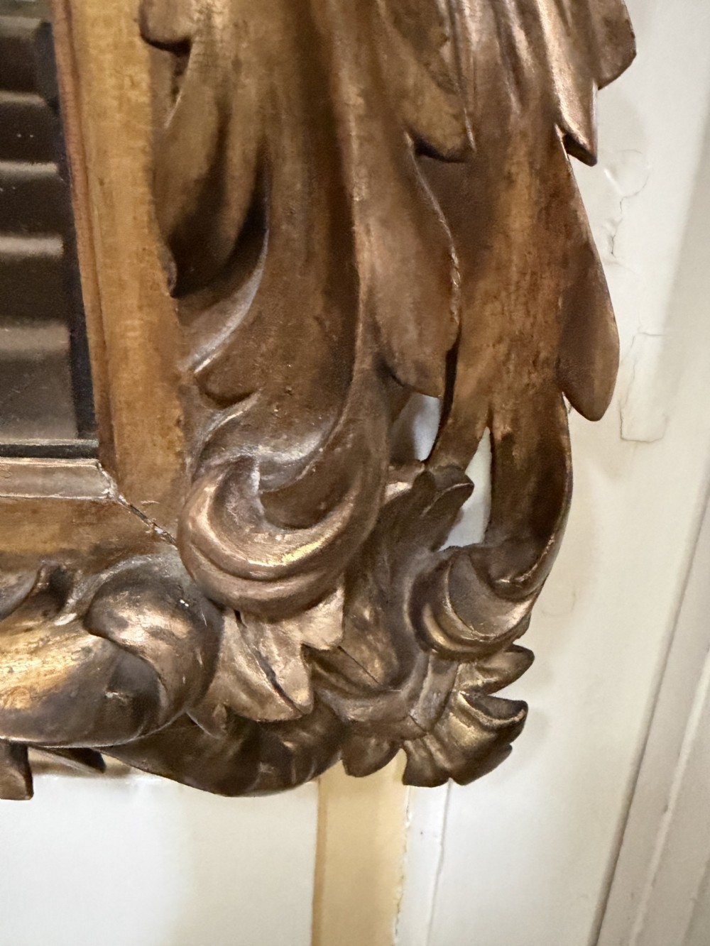 Late C18th Italian Florentine design carved giltwood framed mirror of larger scale and proportions. View XVIII