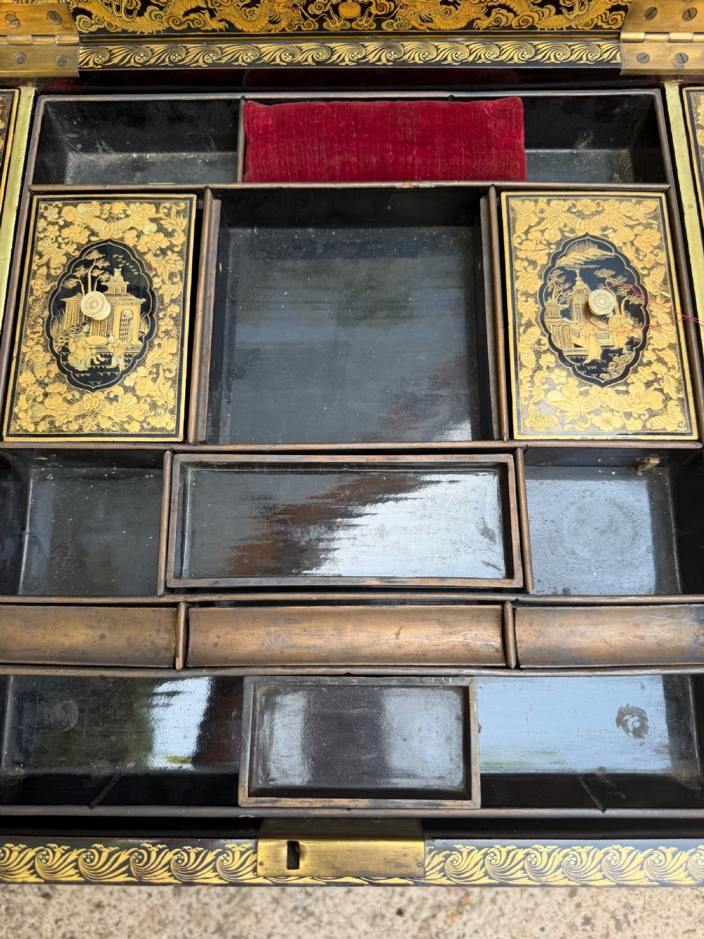 Mid C19th Chinese Export lacquer sewing or ladie’s work-table with gilded decoration. View XXV