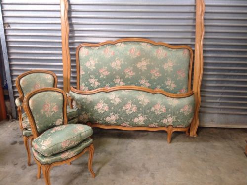 french upholstered bed - CATEGORY: ANTIQUE BEDS - DATED 1920