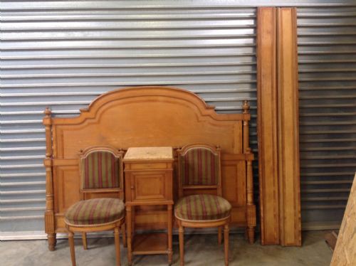 A RARE PALE BED BY KRIEGER OF PARIS - ADDITIONAL PHOTO 1