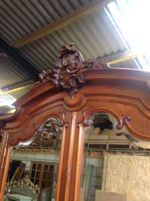 FRENCH WALNUT WARDROBE - ADDITIONAL PHOTO 1