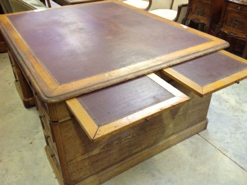 GOLDEN OAK PARTNERS DESK - ADDITIONAL PHOTO 1
