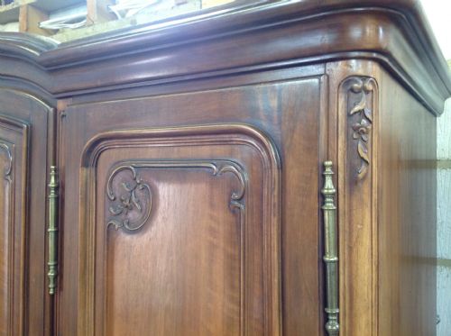 FRENCH KING SIZE BED IN WALNUT BEDROOM SUITE - ADDITIONAL PHOTO 8