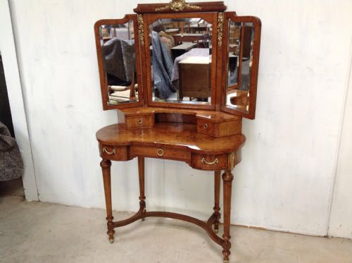 french dressing table - CATEGORY: ANTIQUE DRESSING TABLES - DATED 1900